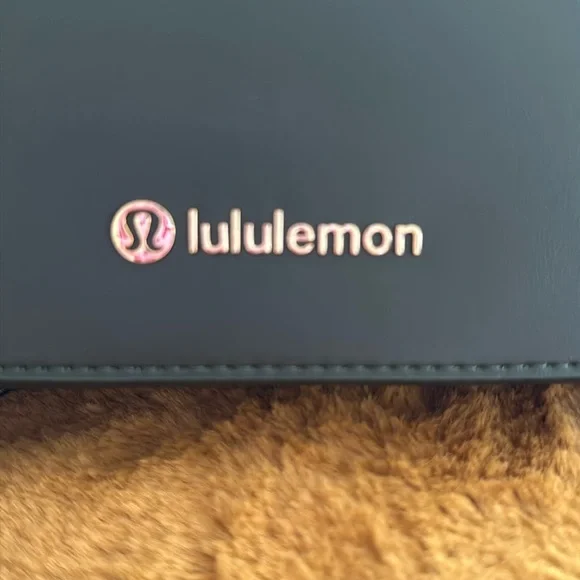 lululemon athletica Green Belt Bag Sleek Minimalist Design - Picture 6 of 7